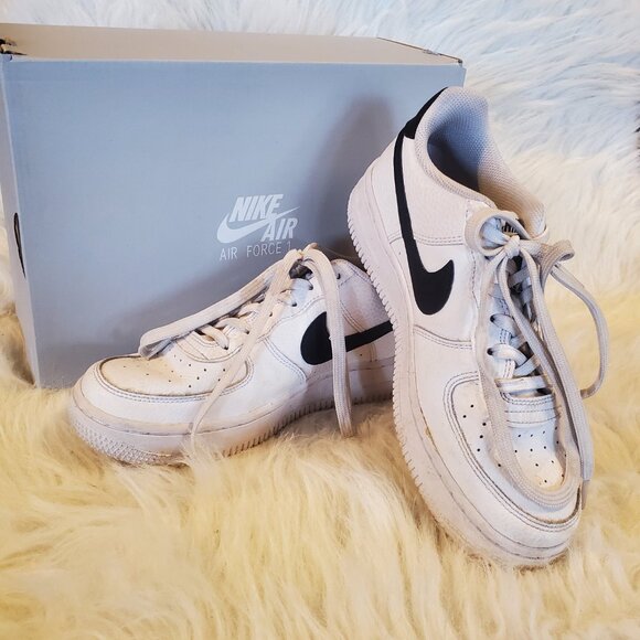 Nike Air Force 1 Low White Black (2024) (GS) FV5948-101 Size 7Y/Womens 8.5 - Picture 2 of 11